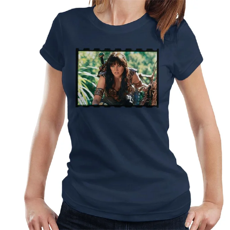 Xena Warrior Princess Spying Women's T-Shirt Faux Fur Fabric Real Fur Fabric Shearling Fabric