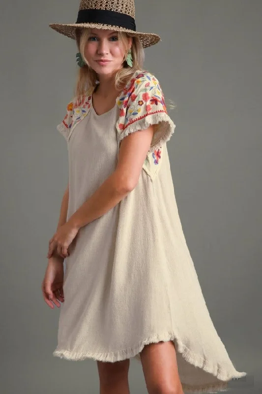 Umgee Linen Short Sleeve Embroidery Dress in Oatmeal