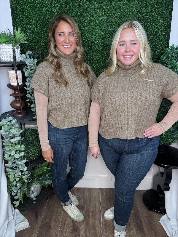 CABLEKNIT SHORT SLEEVE TURTLENECK SWEATER - MOCHA Chenille Fabric Brocade Fabric Lace Fabric CABLEKNIT SHORT SLEEVE TURTLENECK SWEATER - MOCHA Chenille Fabric Brocade Fabric Lace Fabric