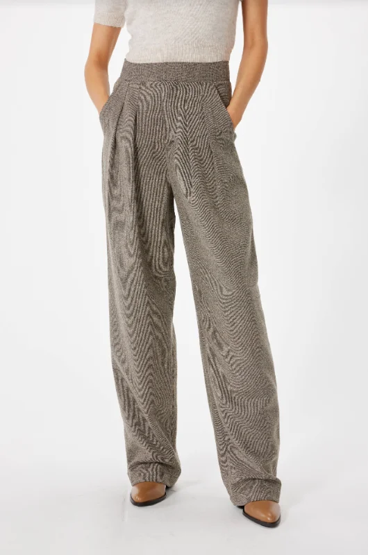 Brown Wick Double Pleat Trouser Trousers Versatile Stylish