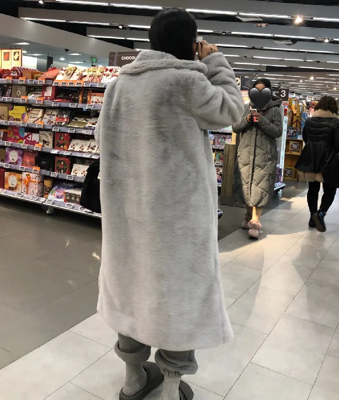 SYNEZ Tim Long Furry Coat