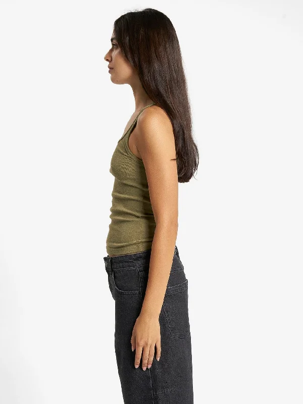 Minimal Thrills Scoop Tank - Aloe